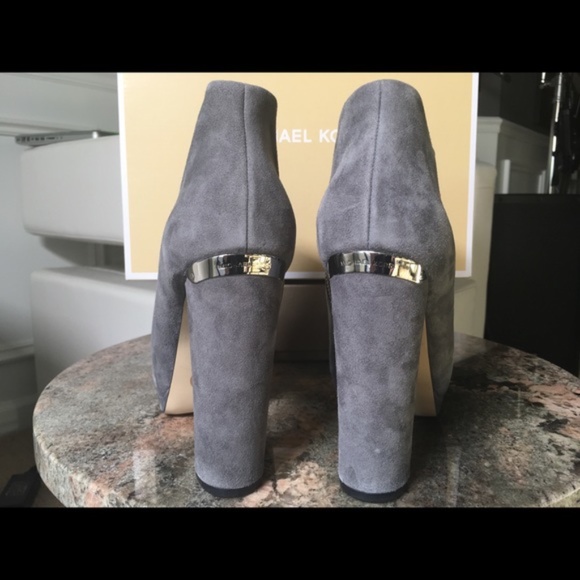 Micheal Kors ‘Haven’ Suede Bootie, US size 10 - Picture 5 of 8